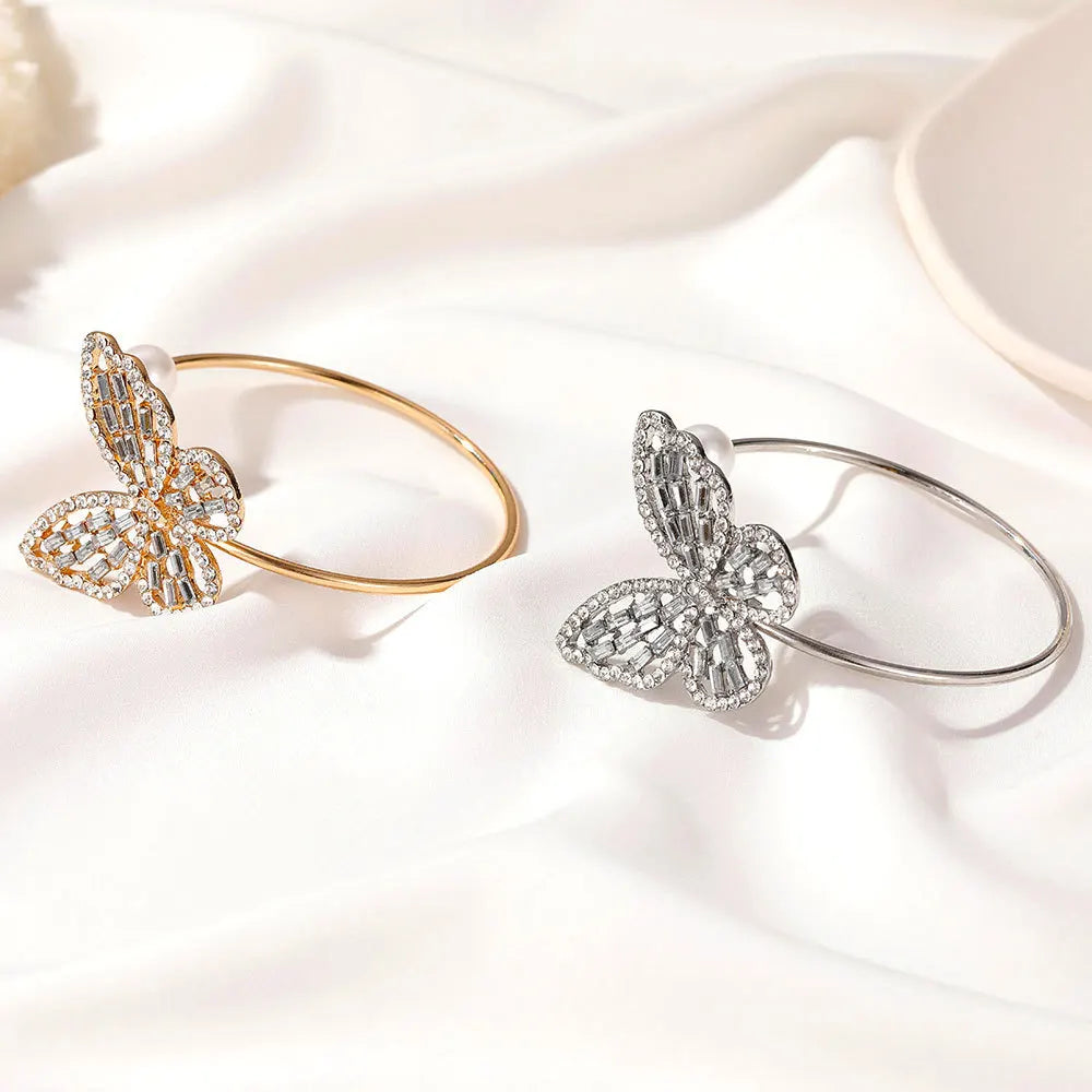 π¦ Zircon & Pearl Butterfly Bracelet β Adjustable, Trendy in Europe/USA π