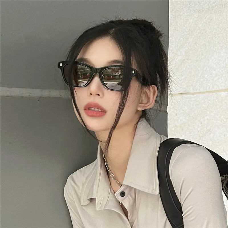 🕶️ 2024 New Women’s Premium Retro Tea Sunglasses 🍵 | Anti-UV 🛡️ | Fashion Trendy Square PC Frame ◼️ | UV400 Protection 🌞