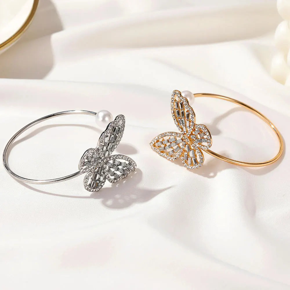 π¦ Zircon & Pearl Butterfly Bracelet β Adjustable, Trendy in Europe/USA π