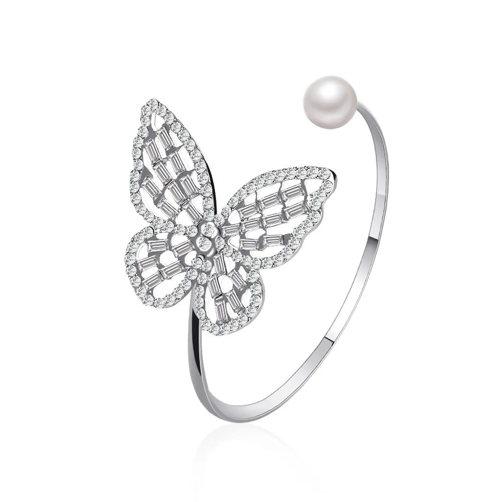 π¦ Zircon & Pearl Butterfly Bracelet β Adjustable, Trendy in Europe/USA π