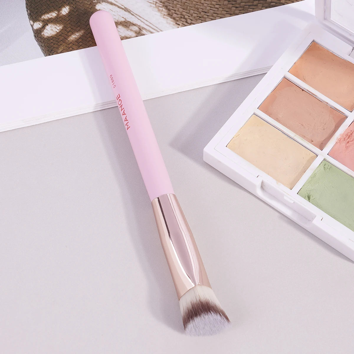 ποΈ MAANGE Under Eye Concealer Brush β¨ | Triangle Foundation Brush πΊ | For Liquid & Cream Blending π§ | Precision Concealing Tool π | Professional Makeup Tool π