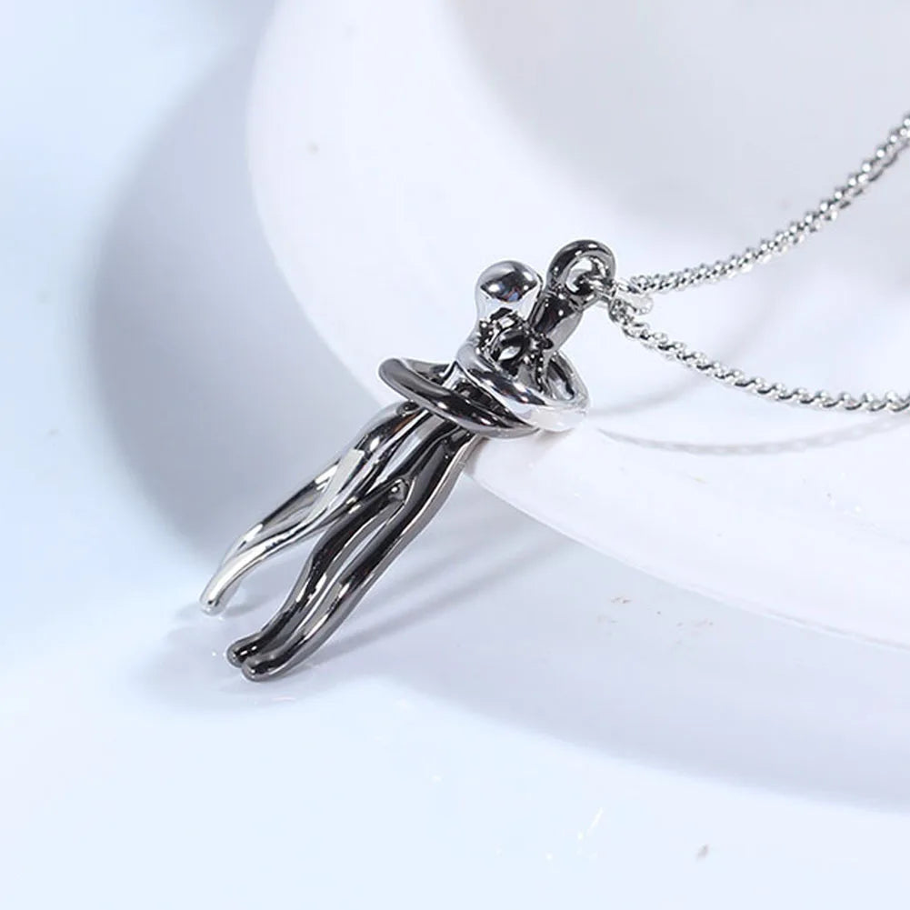 💖✨ Hip Hop Embrace Couple Pendant – Lovers’ Hug Necklace ✨💖