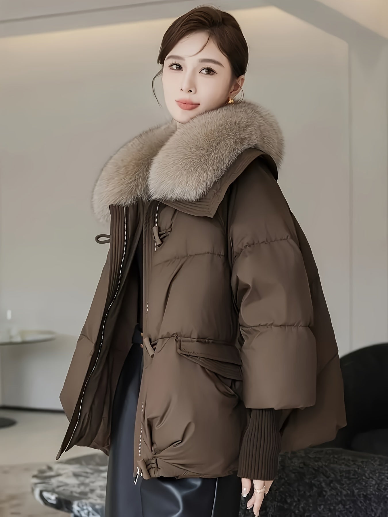 🧥❄️ Women’s Winter Thick Warm Padded Coat with Large Fur Collar 🔥 Tall Medium-Length Jacket | 🤍 Loose H-Line Silhouette | ⛄ Flattering Outerwear for Cold Weather 🌟 Full-Length Style for Petite Bodies | 🧵 Non-Stretch Fabric
