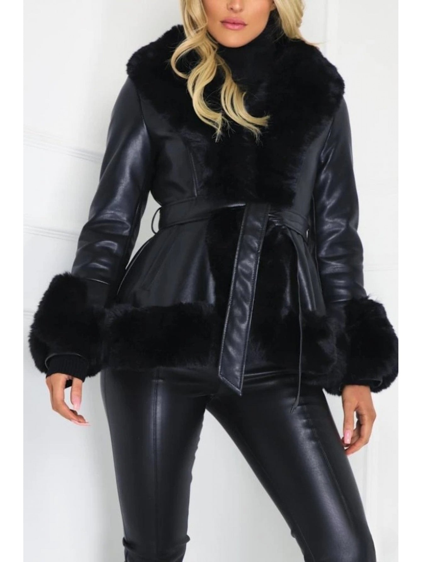 🧥❄️ Women’s 2025 Winter Thick Plush Faux Fur Coat ✨ Elegant Waist-Cinching Design | Hood-Style Collar | Long Sleeve Warm Outerwear 🖤🤎 Black / Dark Brown | Machine Washable | Luxury Winter Coat for Parties & Cold Weather