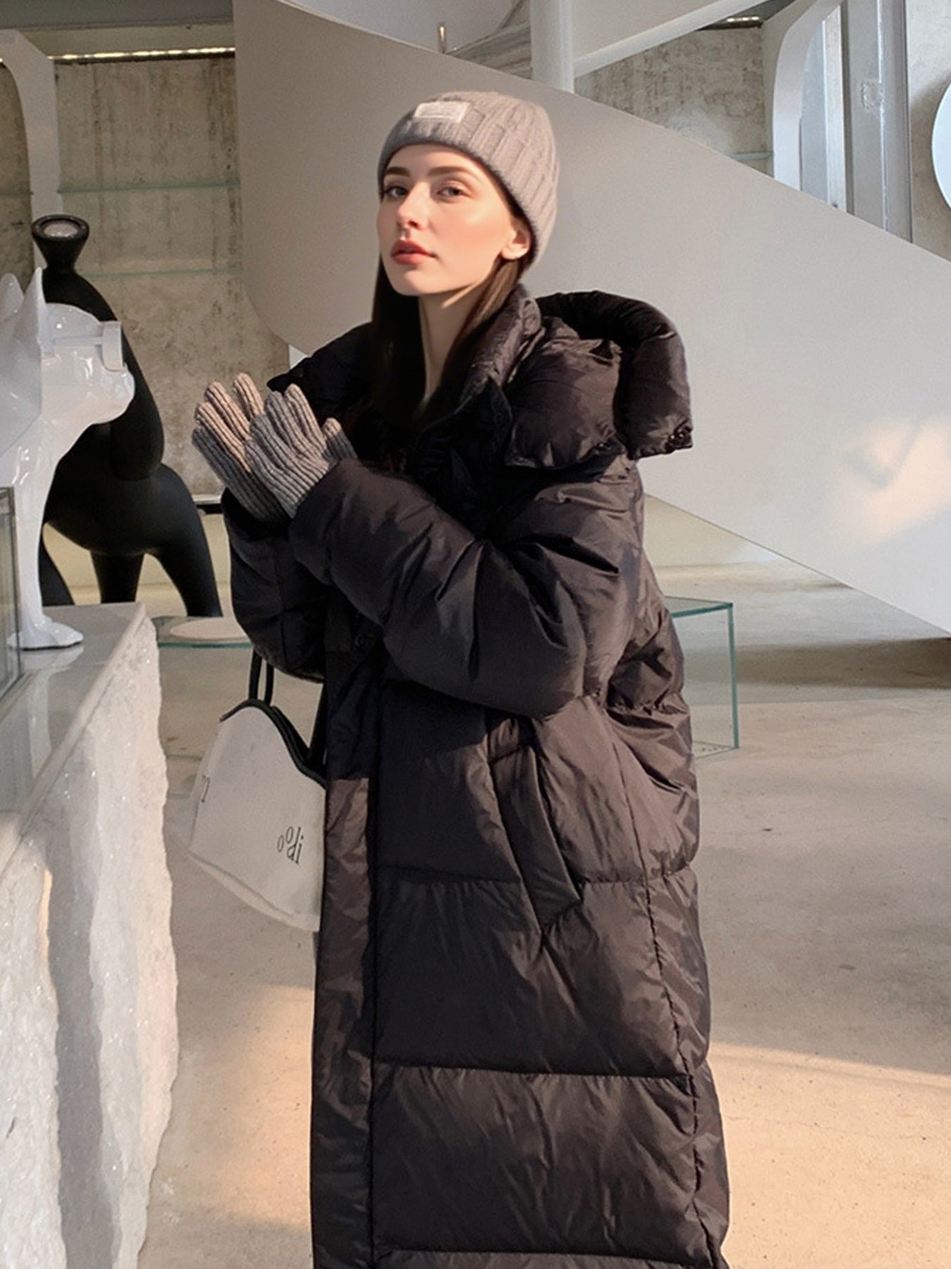 ✨ Women’s Heavy-Duty Thickened Winter Coat – Over-the-Knee Long Coat with Pockets 🧥❄️ Solid Beige/Black/White/Gray Options ✨ Machine-Washable Cold-Weather Outerwear for Everyday & Formal Wear 💖 Long Sleeve, Relaxed Fit, Non-Stretch Design ✨