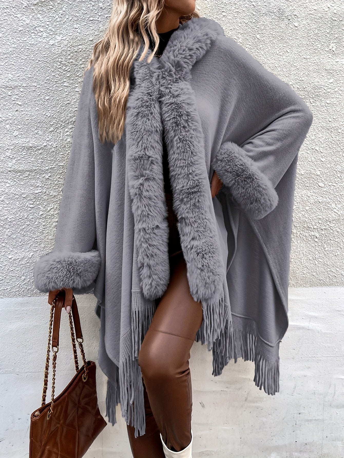 🧥✨ Women’s Elegant Hooded Cape Coat 🌟 V-Neck | 👚 Long Sleeves | 🎀 Fringe Trim | 🤎 Brown ❄️ All-Season Outerwear | 💃 Casual to Formal | 🌟 Sophisticated Winter Style