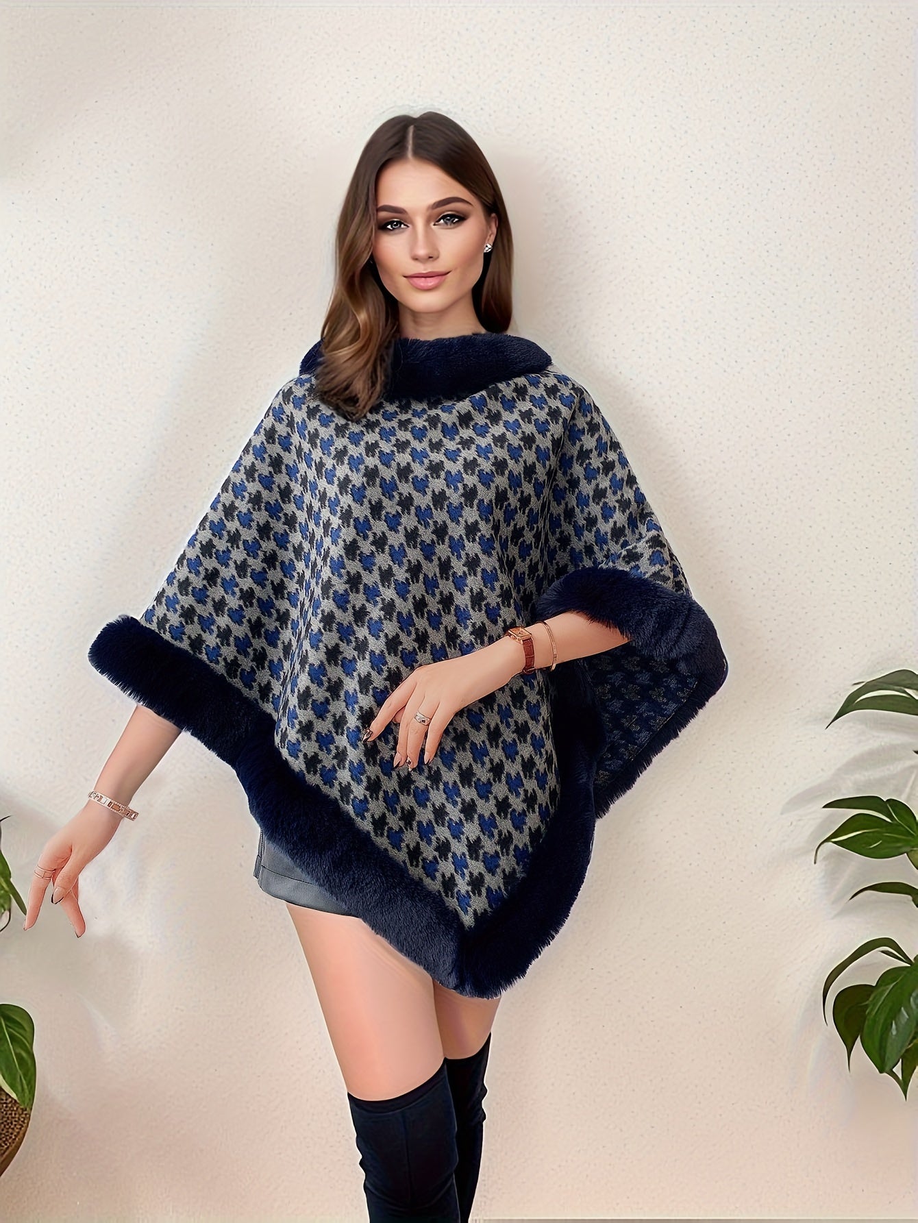 ✨ Women’s Houndstooth Cape-Style Poncho Coat – Faux Fur Trim Short Winter Wrap ❄️🧥 Elegant Black & White Warm Shawl for Fall & Winter 🍂❄️ Middle Eastern–Inspired Cape Design for Chic, Luxurious Style ✨