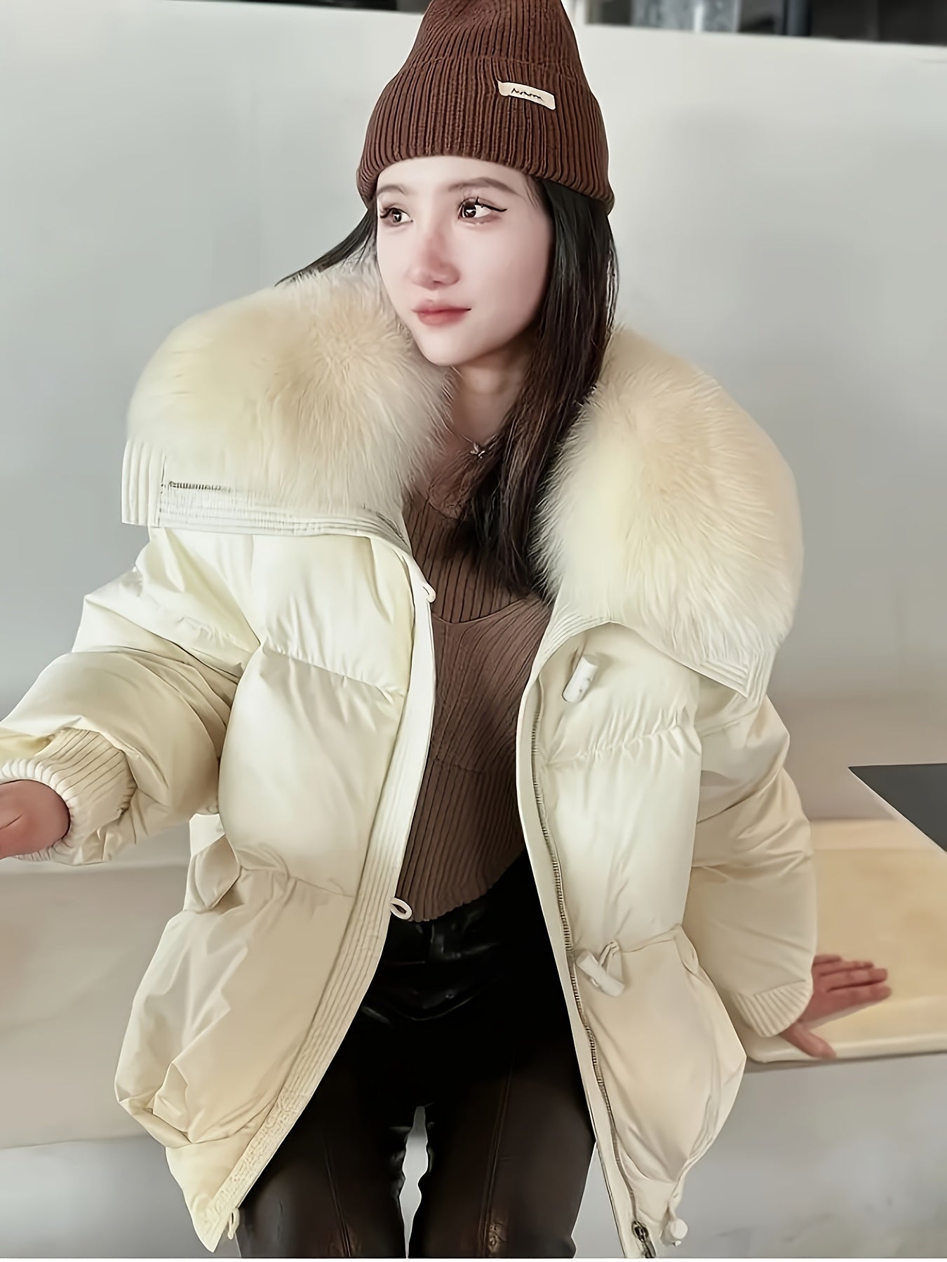 🧥❄️ Women’s Winter Thick Warm Padded Coat with Large Fur Collar 🔥 Tall Medium-Length Jacket | 🤍 Loose H-Line Silhouette | ⛄ Flattering Outerwear for Cold Weather 🌟 Full-Length Style for Petite Bodies | 🧵 Non-Stretch Fabric