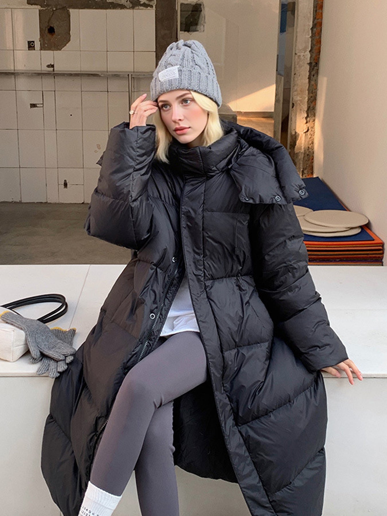 ✨ Women’s Heavy-Duty Thickened Winter Coat – Over-the-Knee Long Coat with Pockets 🧥❄️ Solid Beige/Black/White/Gray Options ✨ Machine-Washable Cold-Weather Outerwear for Everyday & Formal Wear 💖 Long Sleeve, Relaxed Fit, Non-Stretch Design ✨