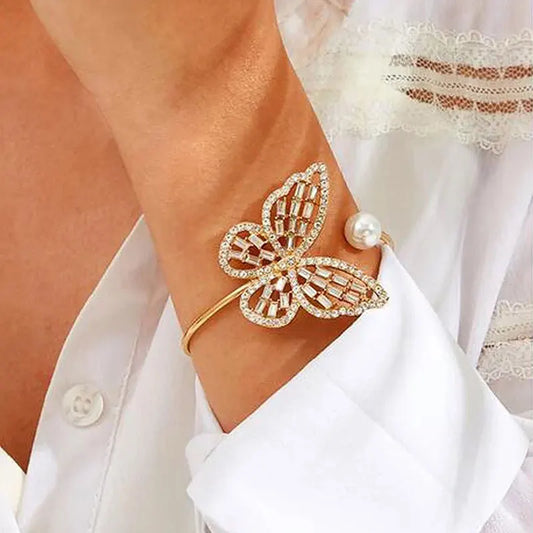🦋 Zircon & Pearl Butterfly Bracelet – Adjustable, Trendy in Europe/USA 💎