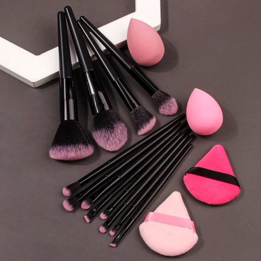🖌️💖🌸High-end makeup tools: 12 soft-bristled makeup brushes , 2 water-drop sponge eggs 💧🥚✨💦, and 2 double-sided triangular powder puffs 🔺🌟💫🎀🪞