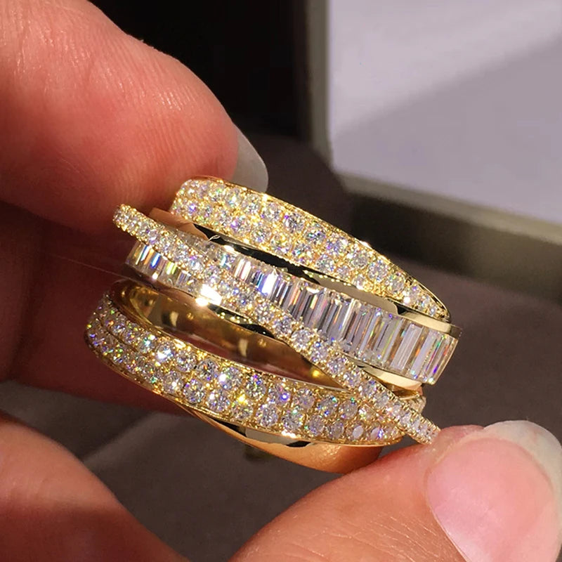 💍✨ Huitan Women’s Wedding Band – Trendy CZ Pave Ring 💎🌸