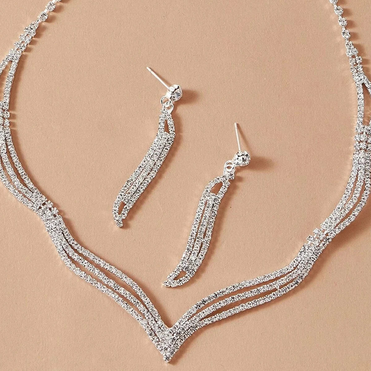 👑✨ Women’s Fashion Jewelry Set – Light Luxury & Sparkling Elegance ✨💎