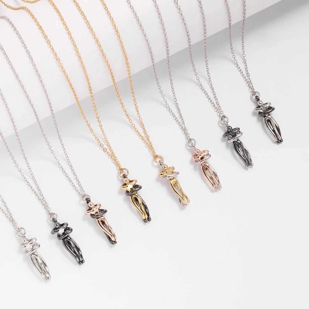 💖✨ Hip Hop Embrace Couple Pendant – Lovers’ Hug Necklace ✨💖