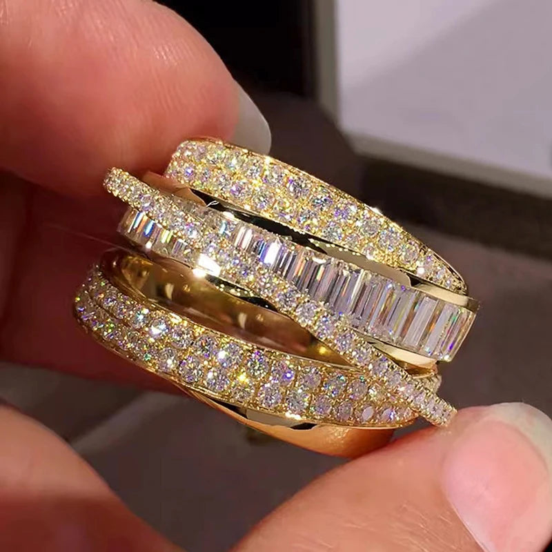 💍✨ Huitan Women’s Wedding Band – Trendy CZ Pave Ring 💎🌸