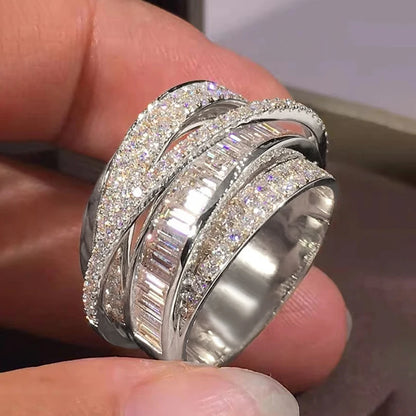💍✨ Huitan Women’s Wedding Band – Trendy CZ Pave Ring 💎🌸
