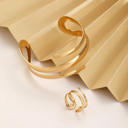 💛✨ European & American Jewelry Set – Thick Bracelet & Ring (Gold Color) ✨💛
