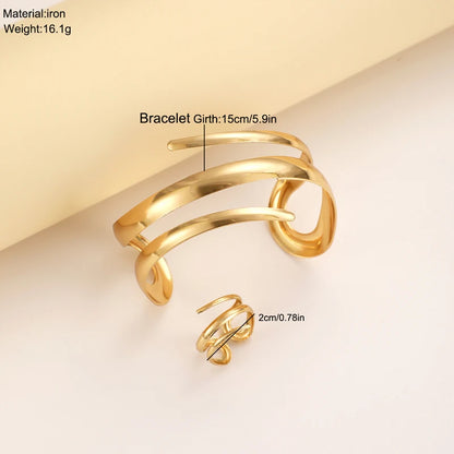 💛✨ European & American Jewelry Set – Thick Bracelet & Ring (Gold Color) ✨💛