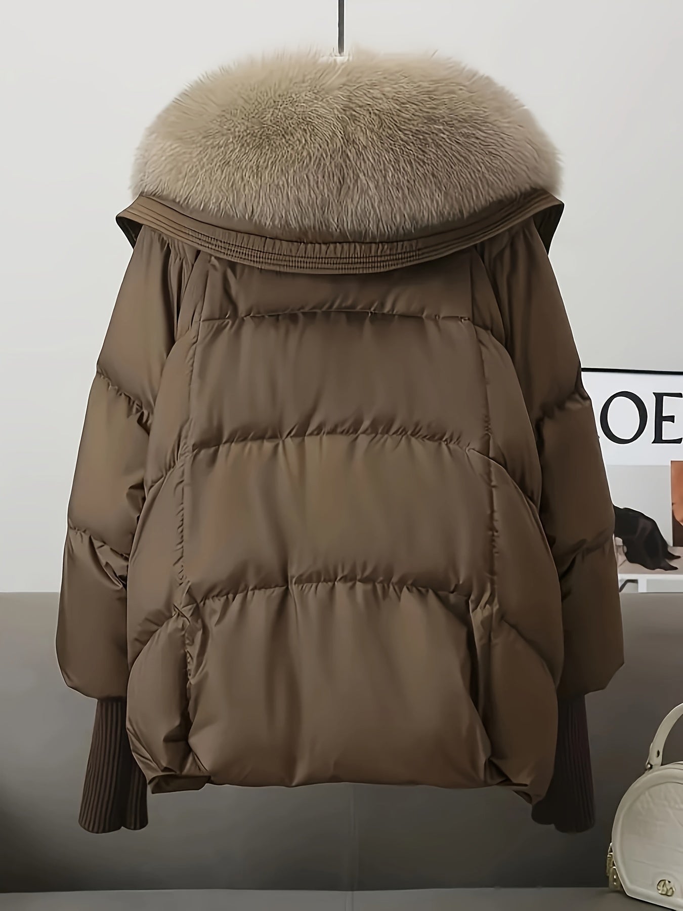 🧥❄️ Women’s Winter Thick Warm Padded Coat with Large Fur Collar 🔥 Tall Medium-Length Jacket | 🤍 Loose H-Line Silhouette | ⛄ Flattering Outerwear for Cold Weather 🌟 Full-Length Style for Petite Bodies | 🧵 Non-Stretch Fabric