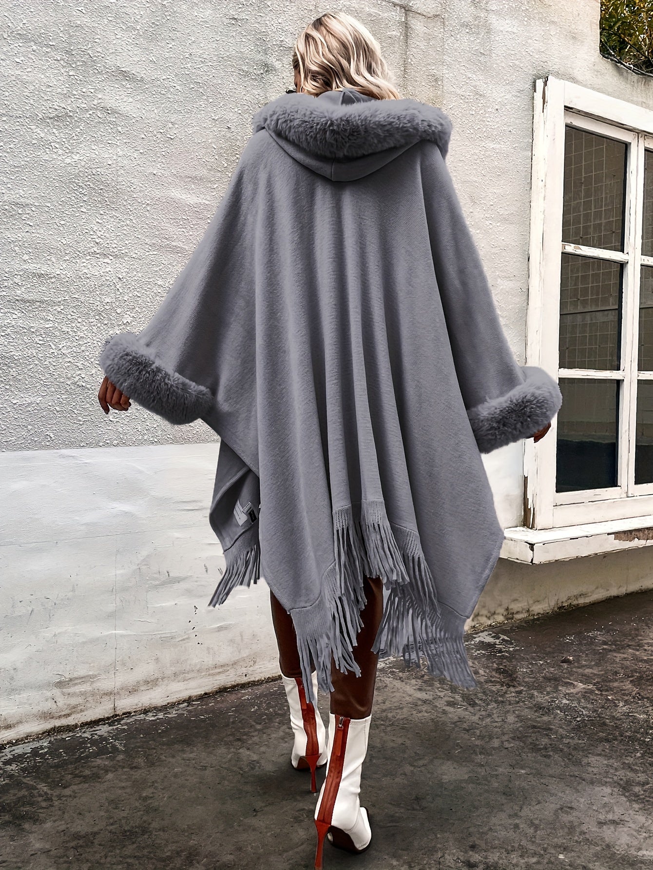 🧥✨ Women’s Elegant Hooded Cape Coat 🌟 V-Neck | 👚 Long Sleeves | 🎀 Fringe Trim | 🤎 Brown ❄️ All-Season Outerwear | 💃 Casual to Formal | 🌟 Sophisticated Winter Style